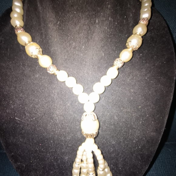 Vintage Faux ? Pearl Necklace - Picture 3 of 4